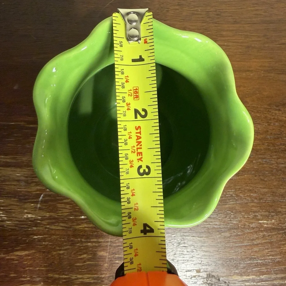 Crate And Barrel Green Fluted Ruffle Style 8 In  Vase Eigen 5.5